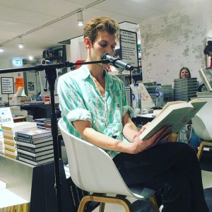 Simon Bennebjerg læser op Boghallen